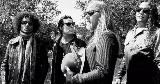 Alice In Chains discusses the band's decision to stay together.