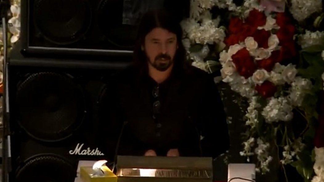Dave_Grohl_Lemmy_memorial_service