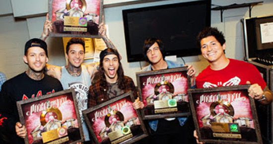 Pierce the Veil, Gold Single Presentation, “King For A Day” – 11