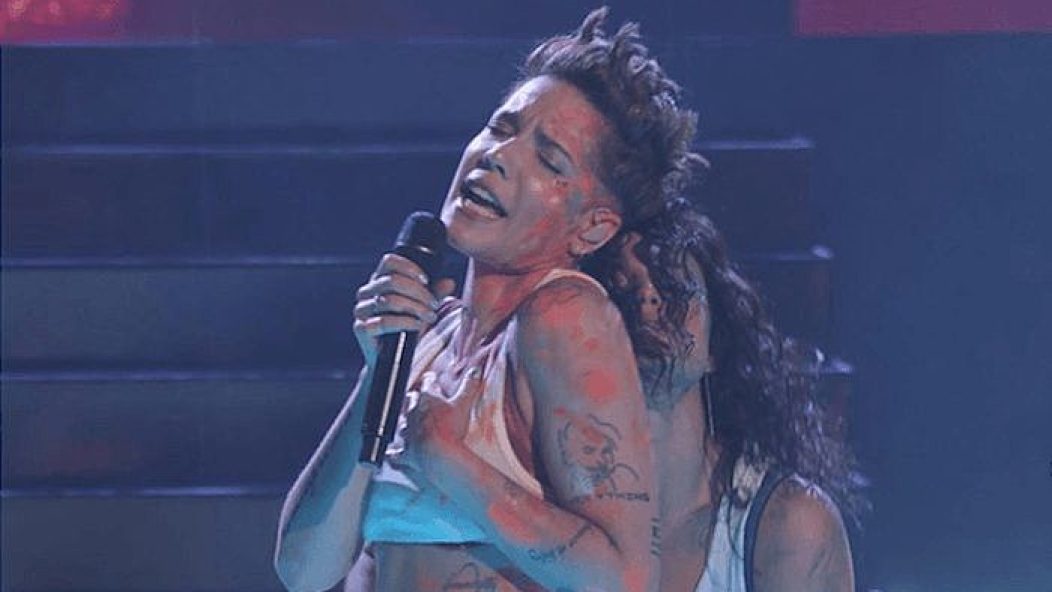 Halsey's Blue Hair on 'The Voice' is a Hit with Viewers - wide 8