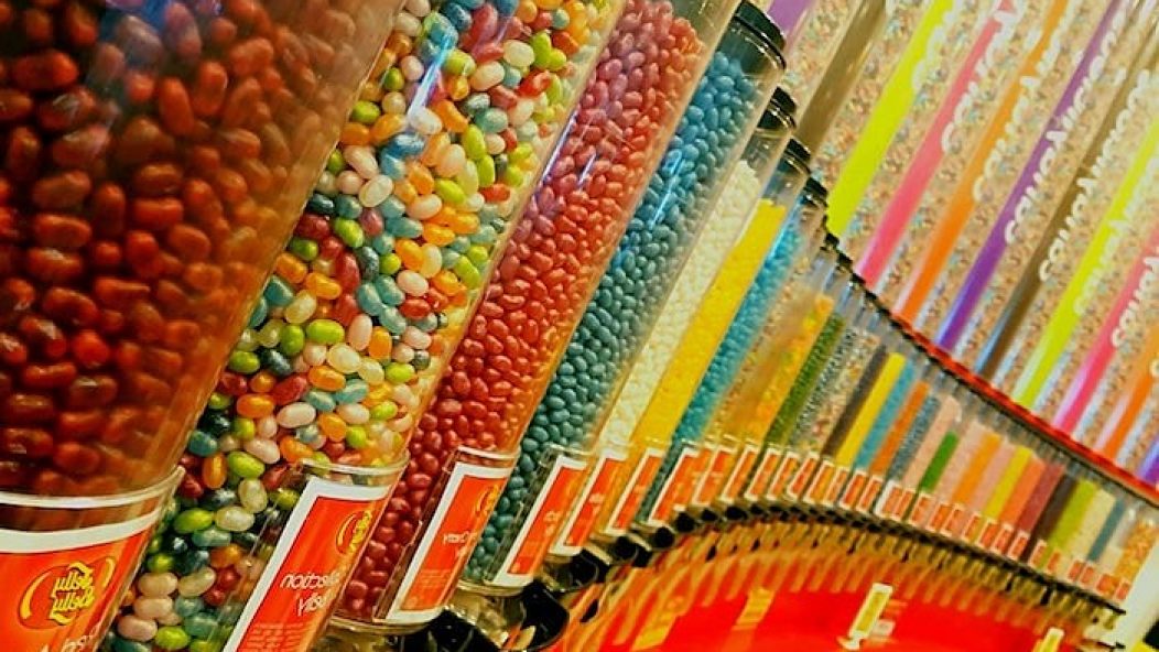 Jelly Belly Willy Wonka scavenger hunt-min