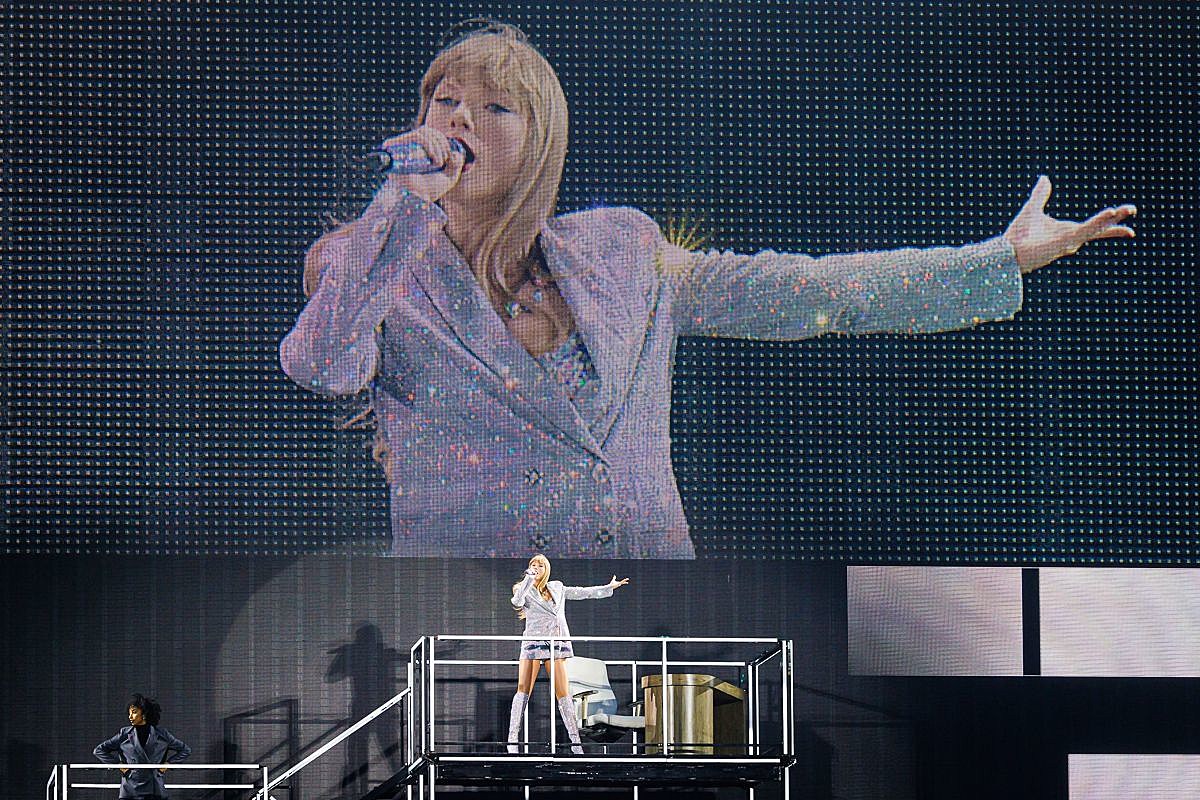 Taylor Swift eras tour live photos
