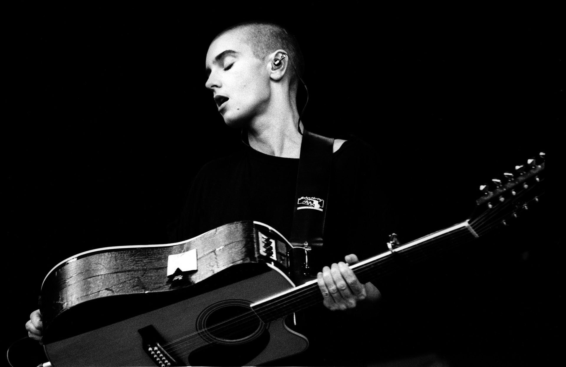 Flashback: Sinéad O'Connor covers Nirvana's "All Apologies" in 1995